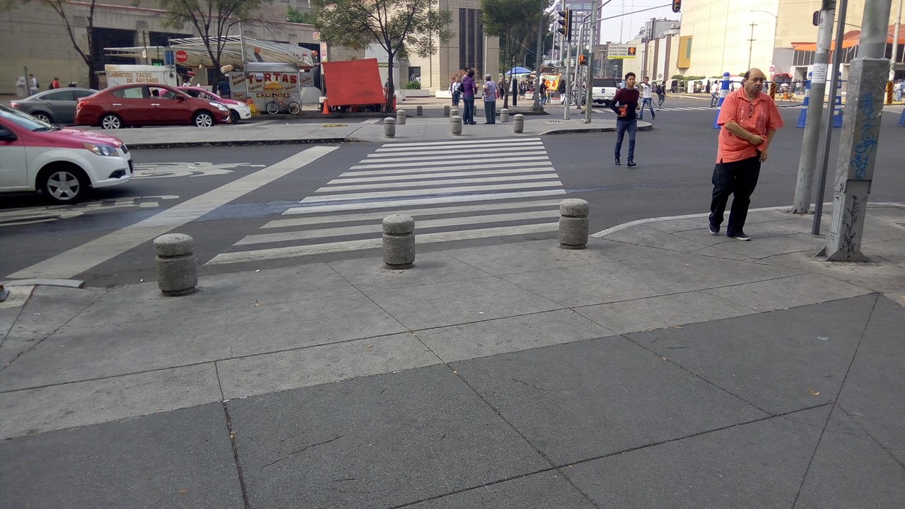 Vialidad de un solo sentido. Cruce ID: 273