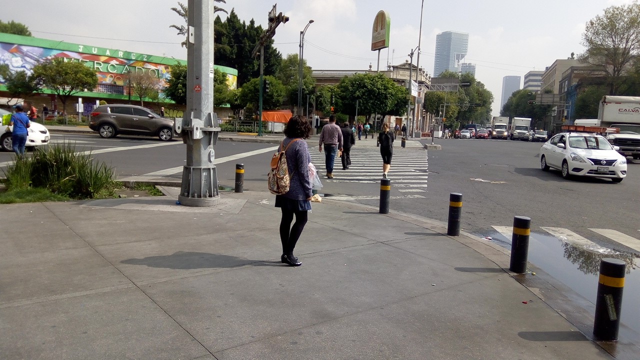 Parte del paso de cebra no está marcado. Cruce ID: 433