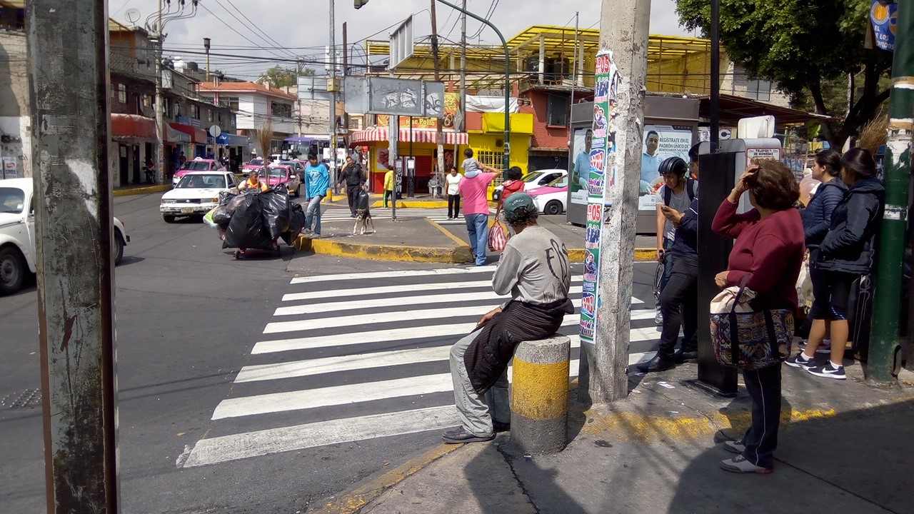 Paso de cebra bien marcado. Cruce ID: 396