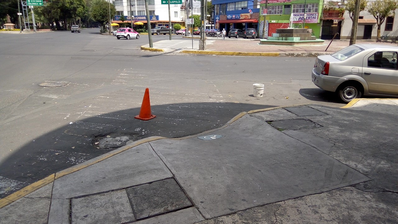 Vuelta a la izquierda sin control semafórico. Cruce ID: 426