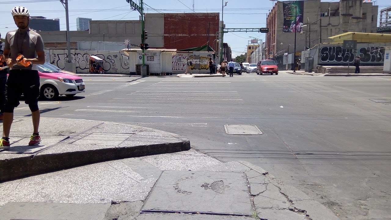 Vuelta a la izquierda: no aplica. Cruce ID: 72