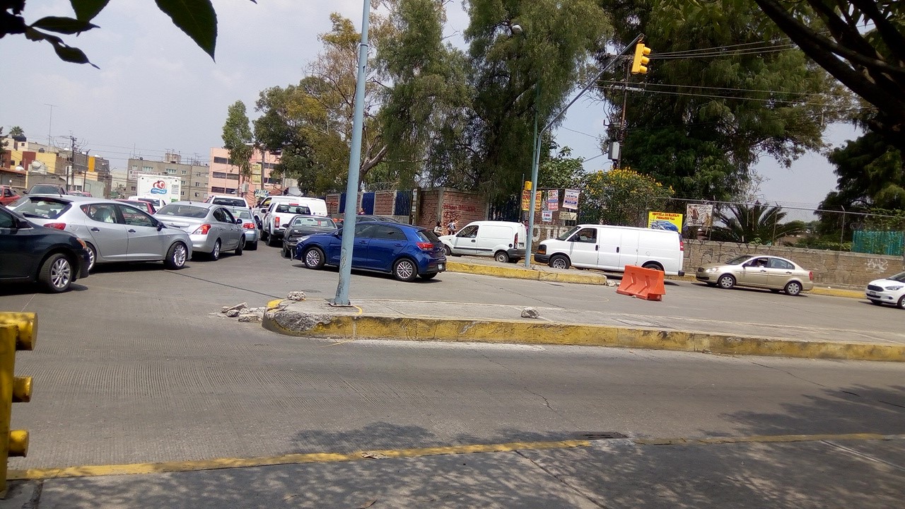 El semáforo vehicular no está en funcionamiento. Cruce ID: 308